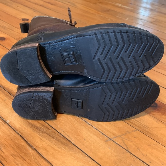 Frye shearling lined Veronica lace up duck boot - Picture 7 of 7